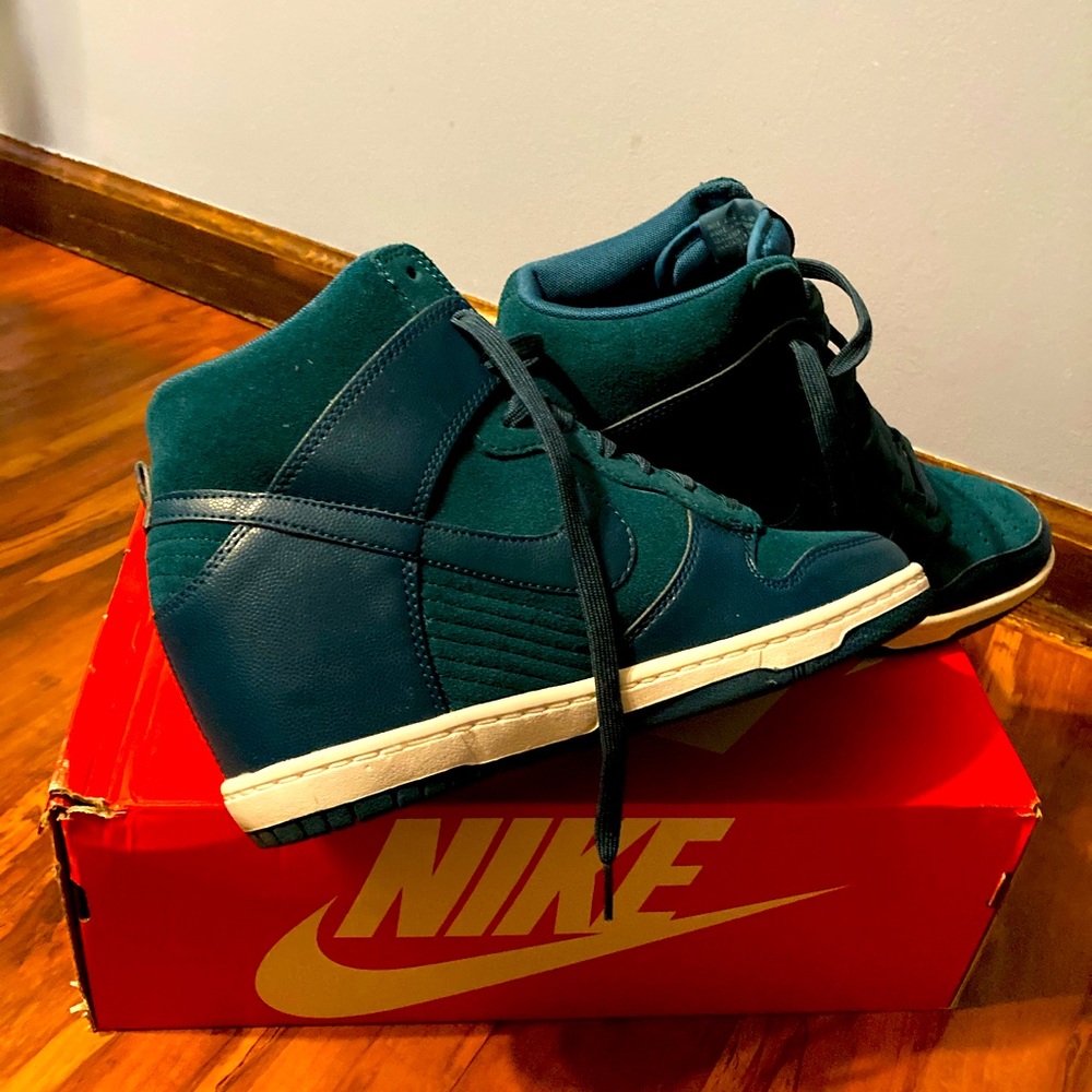 Women’s  Brand New Nike